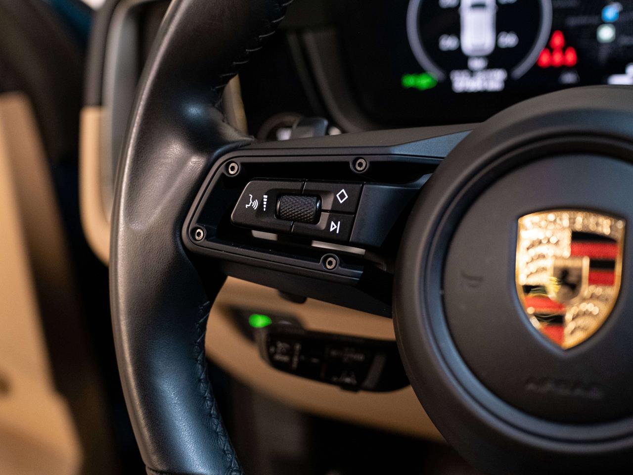 2024 Porsche Cayenne PREMIUM PLUS | DOUBLE DISPLAY | BURMESTER | 20 IN Photo