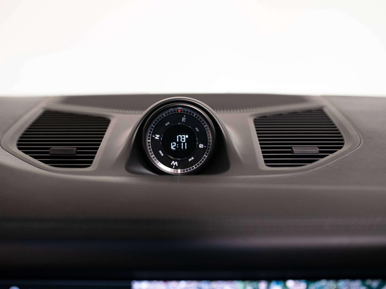 2024 Porsche Cayenne PREMIUM PLUS | DOUBLE DISPLAY | BURMESTER | 20 IN Photo