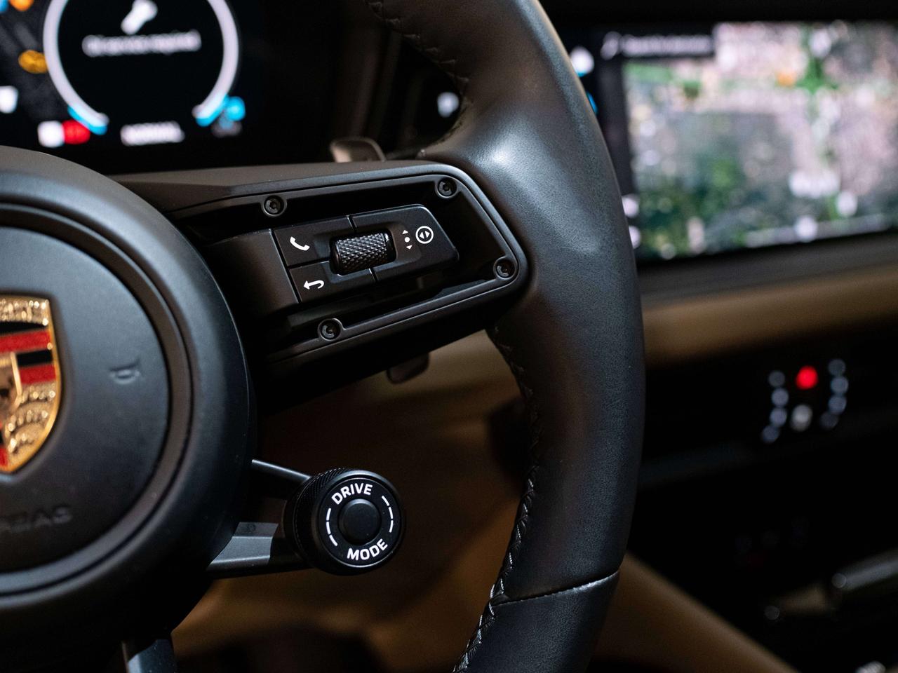 2024 Porsche Cayenne PREMIUM PLUS | DOUBLE DISPLAY | BURMESTER | 20 IN Photo