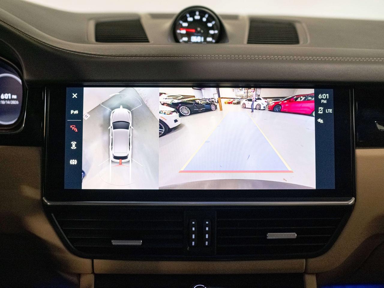 2023 Porsche Cayenne PREMIUM PLUS PKG | BOSE | 21 IN Photo