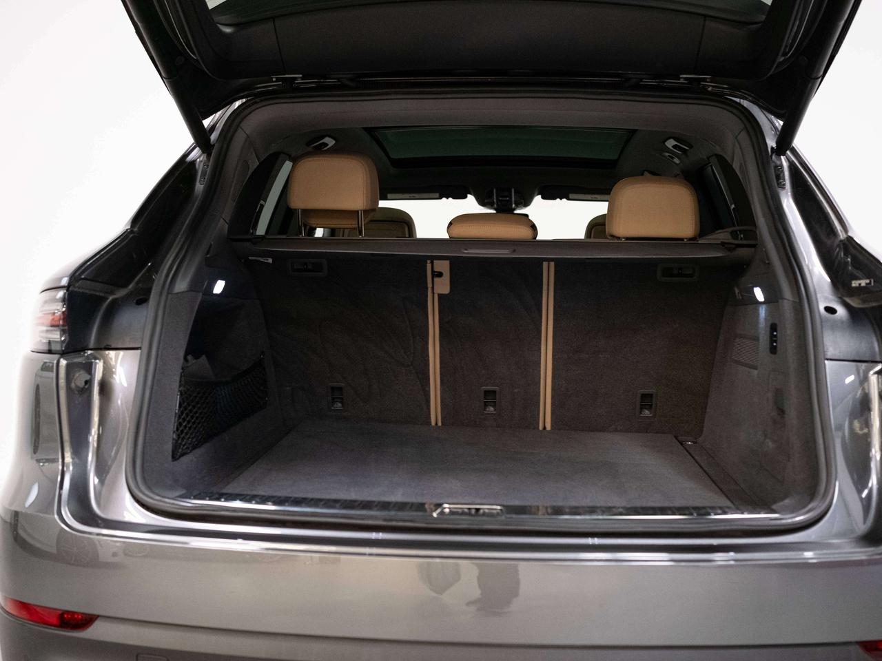 2023 Porsche Cayenne PREMIUM PLUS PKG | BOSE | 21 IN Photo
