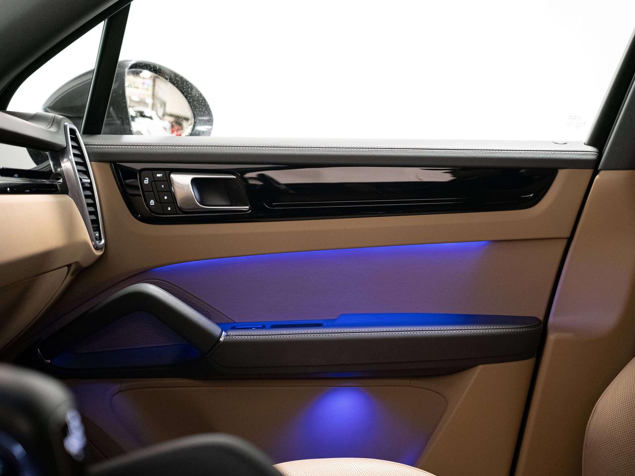 2023 Porsche Cayenne PREMIUM PLUS PKG | BOSE | 21 IN Photo