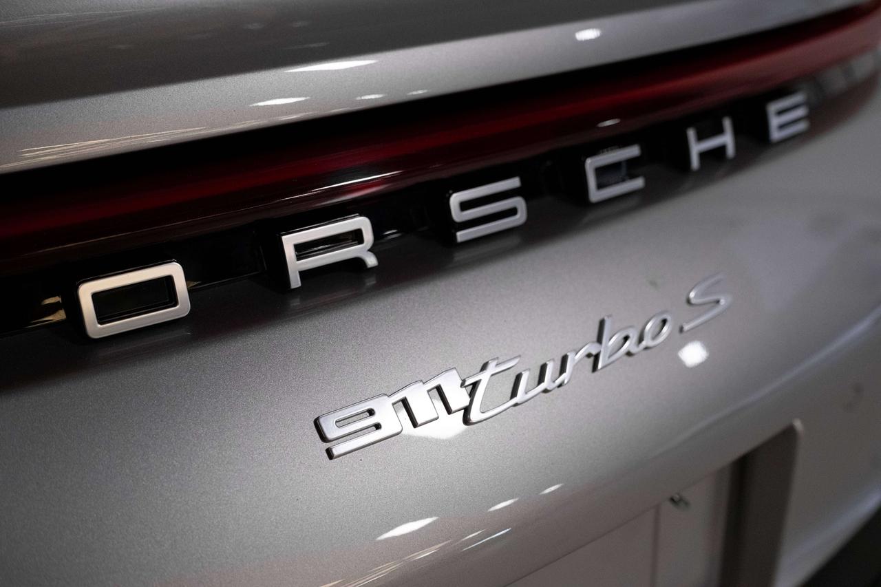 2022 Porsche 911 TURBO S | PREMIUM PLUS | 20 IN Photo
