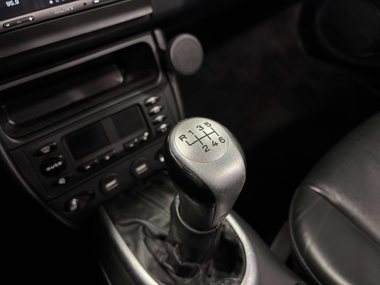 2001 Porsche 911 CARRERA 4|AWD|MANUAL|CONVERTIBLE|SONYDECK|BACKCAM| Photo