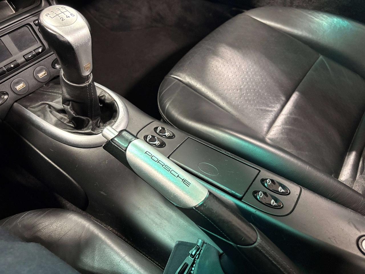 2001 Porsche 911 CARRERA 4|AWD|MANUAL|CONVERTIBLE|SONYDECK|BACKCAM| Photo