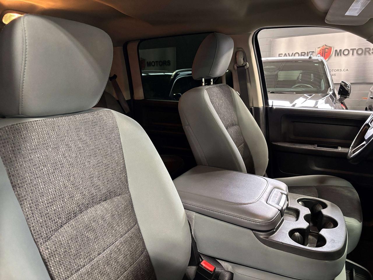2019 RAM 1500 Express|V8HEMI|4X4|6SEATER|READYLIFTSUSPENSION|CAM Photo
