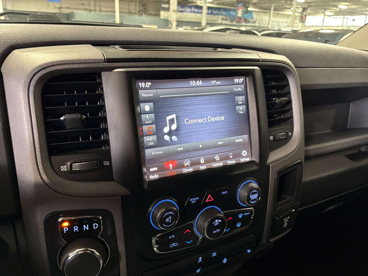 2019 RAM 1500 Express|V8HEMI|4X4|6SEATER|READYLIFTSUSPENSION|CAM Photo