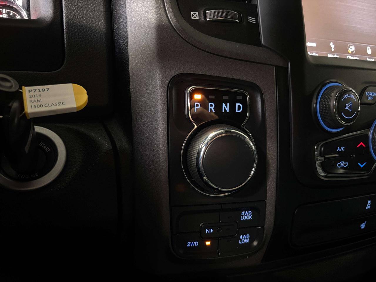 2019 RAM 1500 Express|V8HEMI|4X4|6SEATER|READYLIFTSUSPENSION|CAM Photo