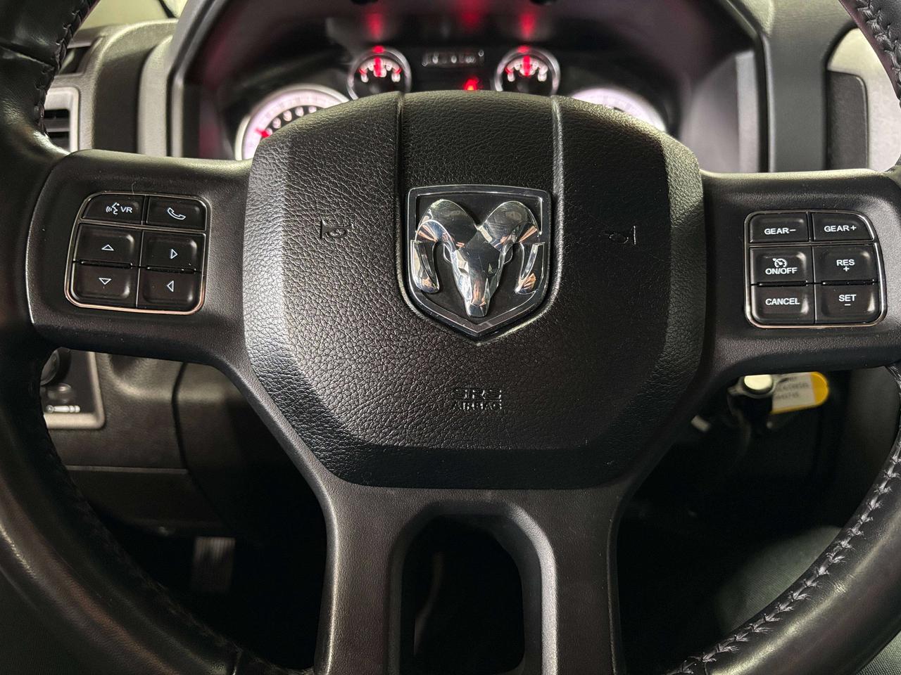 2019 RAM 1500 Express|V8HEMI|4X4|6SEATER|READYLIFTSUSPENSION|CAM Photo