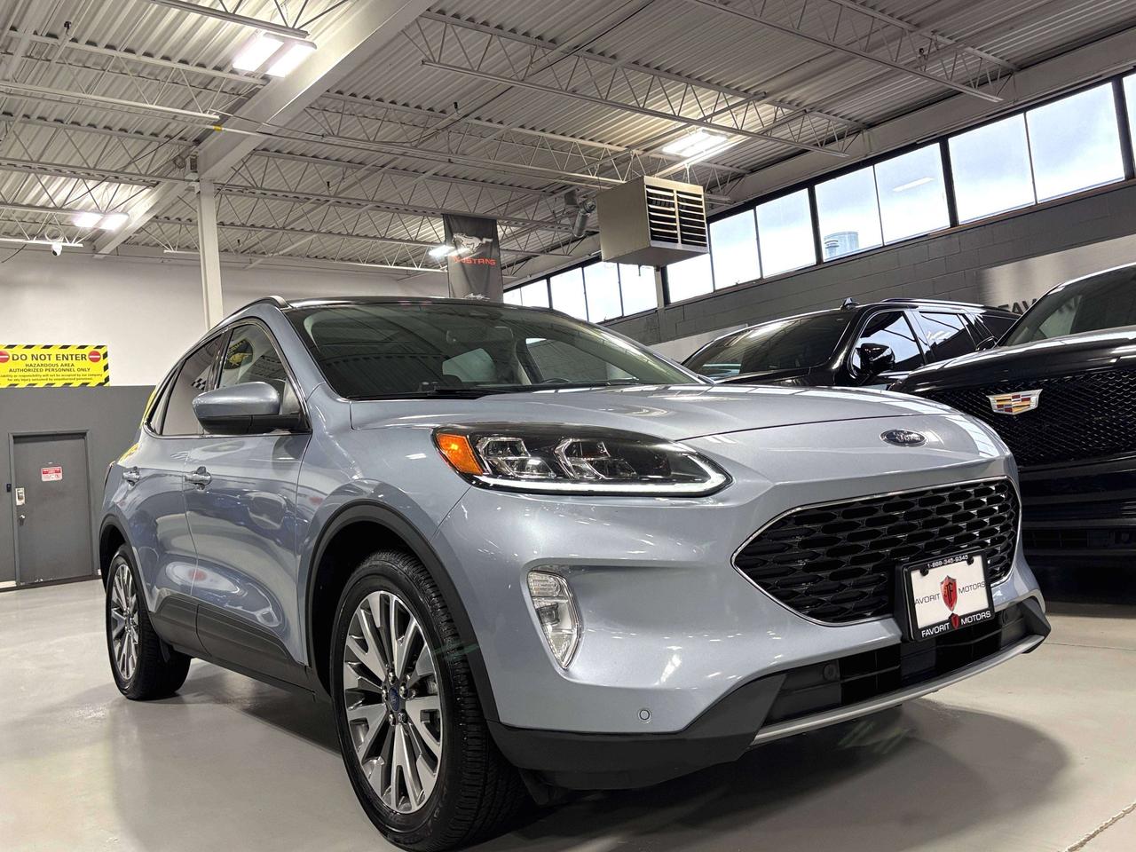 2022 Ford Escape Titanium Hybrid|4WD|NAV|SUNROOF|LEATHER|SAFETYTECH Photo