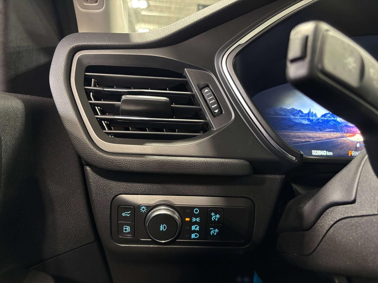 2022 Ford Escape Titanium Hybrid|4WD|NAV|SUNROOF|LEATHER|SAFETYTECH Photo