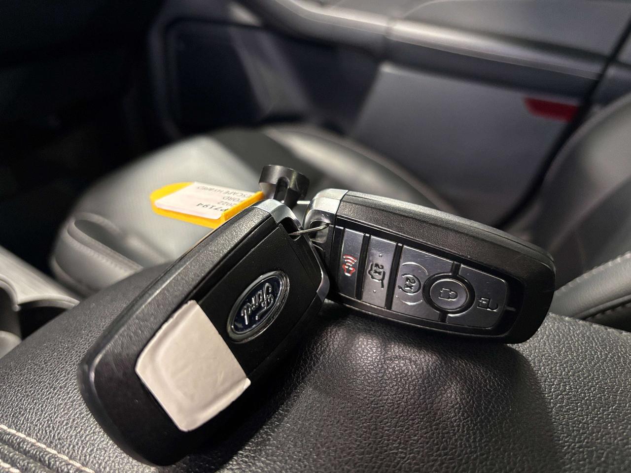 2022 Ford Escape Titanium Hybrid|4WD|NAV|SUNROOF|LEATHER|SAFETYTECH Photo