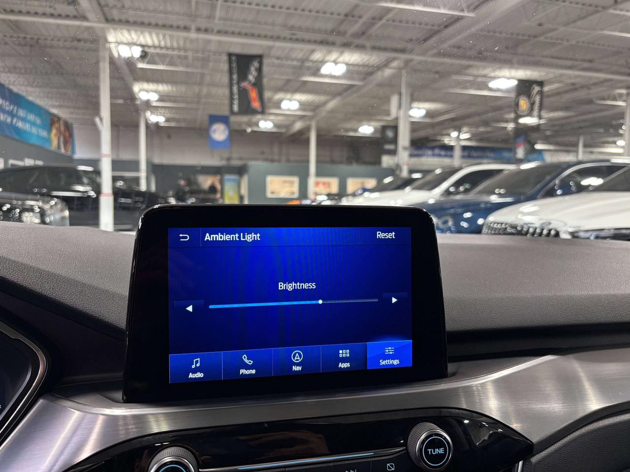 2022 Ford Escape Titanium Hybrid|4WD|NAV|SUNROOF|LEATHER|SAFETYTECH Photo