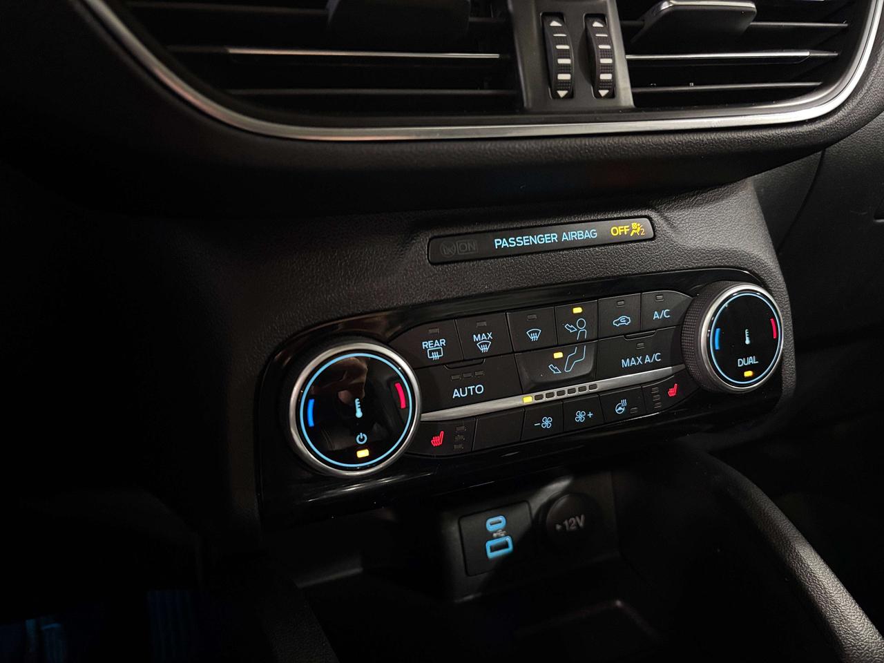 2022 Ford Escape Titanium Hybrid|4WD|NAV|SUNROOF|LEATHER|SAFETYTECH Photo