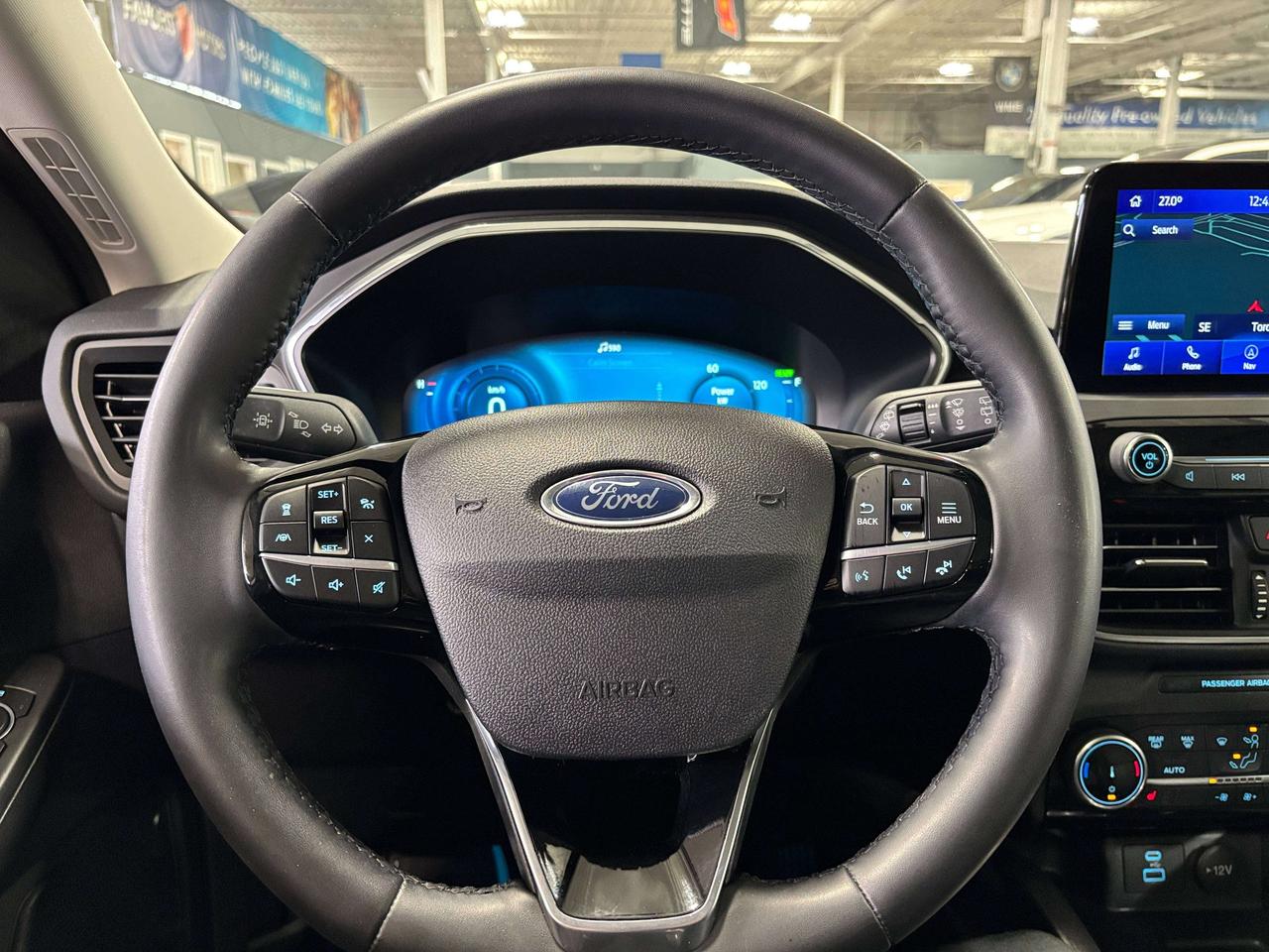 2022 Ford Escape Titanium Hybrid|4WD|NAV|SUNROOF|LEATHER|SAFETYTECH Photo