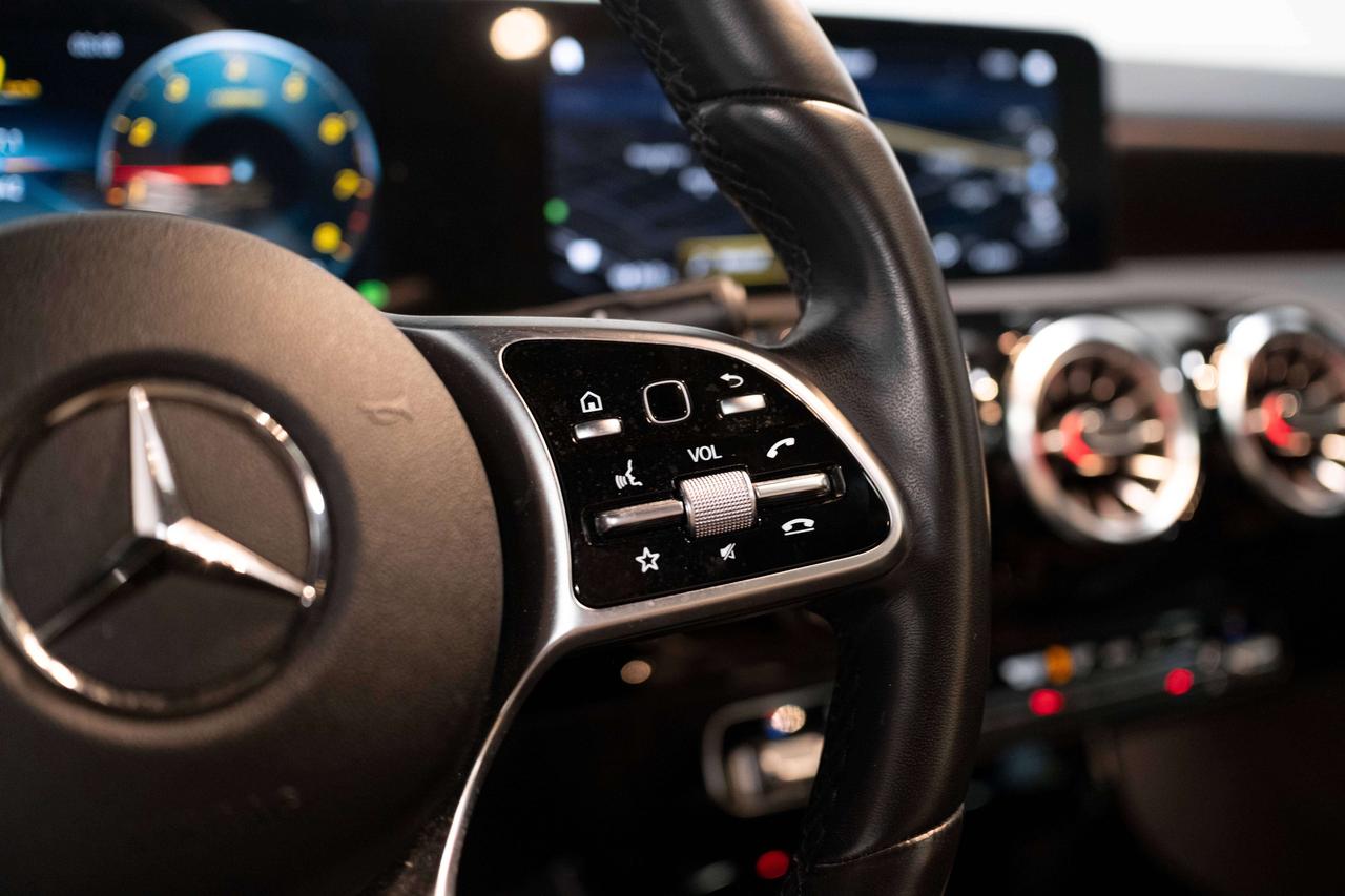 2022 Mercedes-Benz A-Class 4MATIC | PREMIUM & NIGHT PKG | SUNROOF Photo