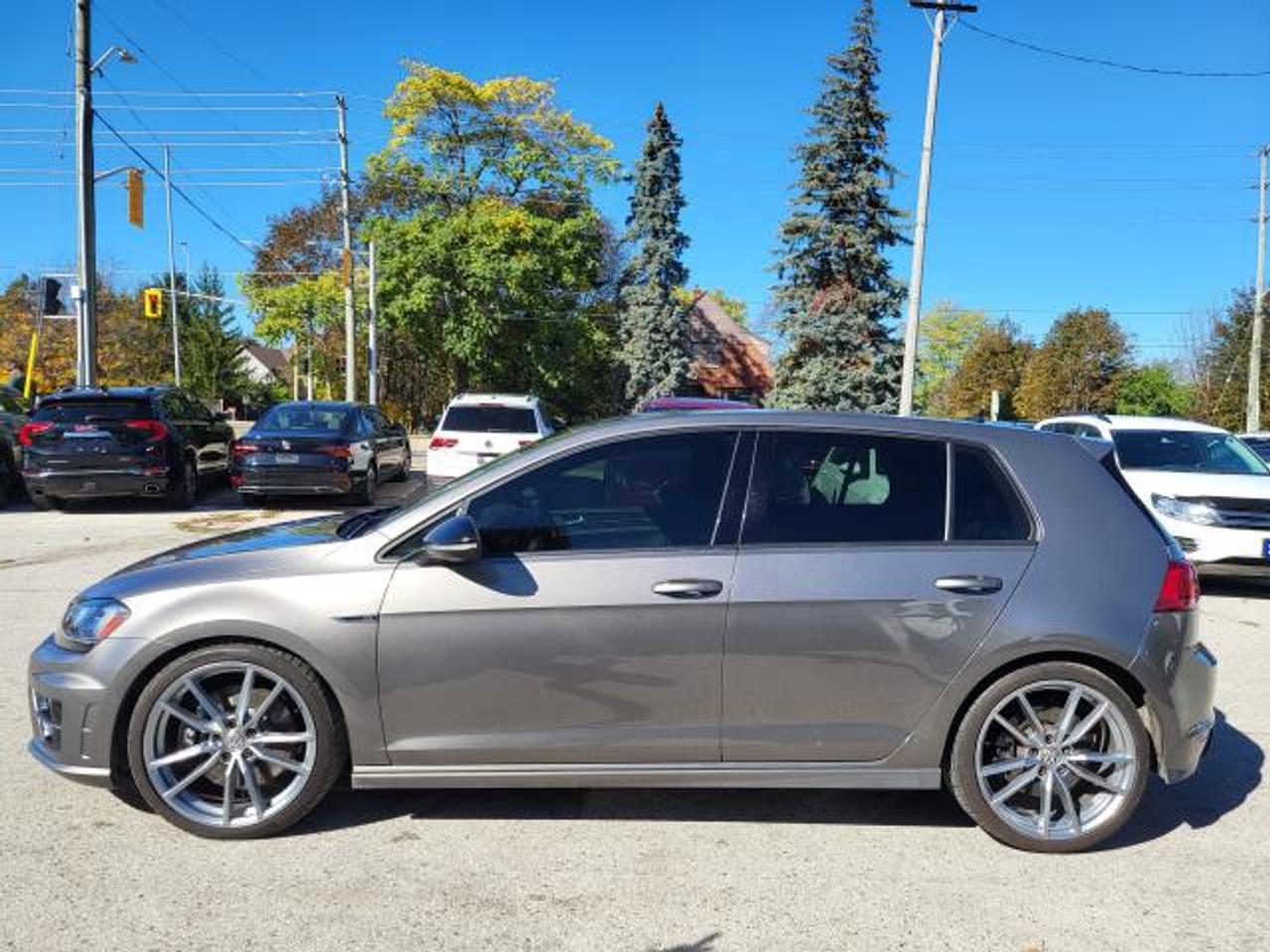 2017 Volkswagen Golf R Photo