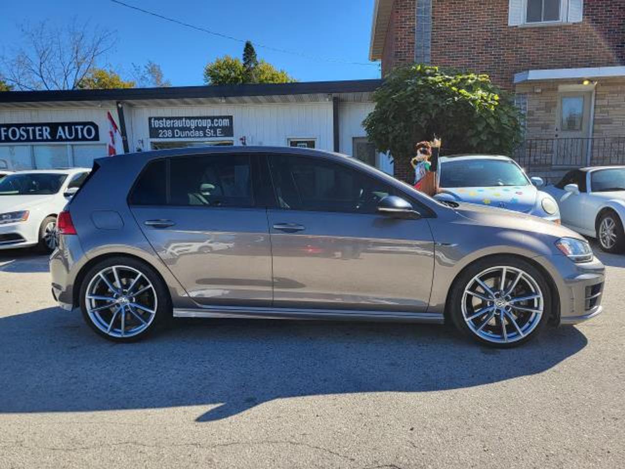 2017 Volkswagen Golf R Photo