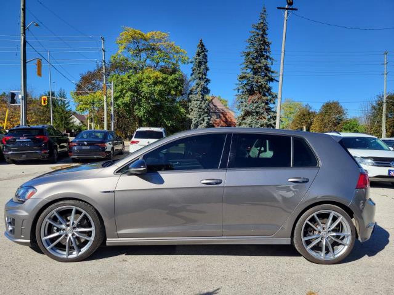 2017 Volkswagen Golf R Photo