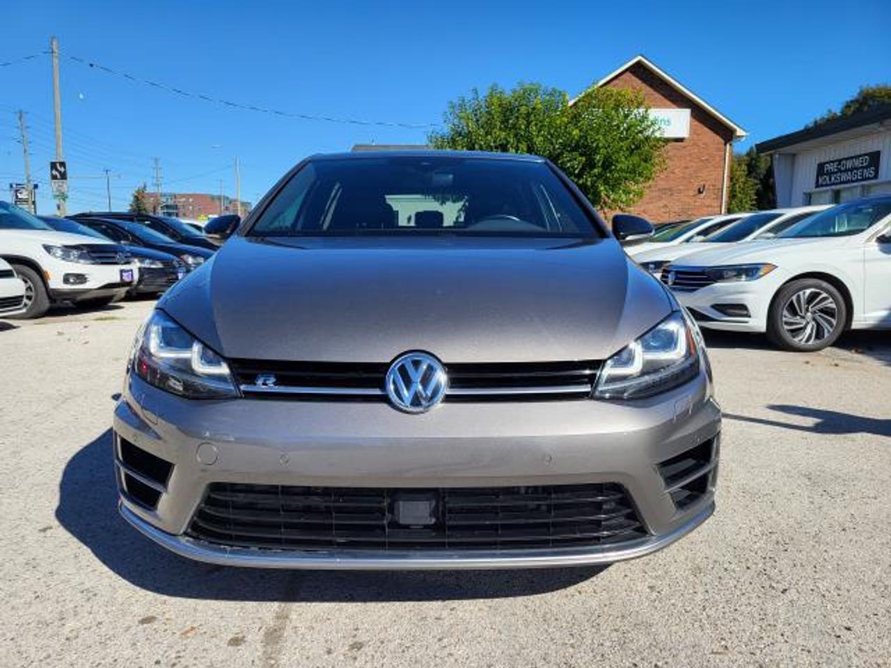 2017 Volkswagen Golf R Photo