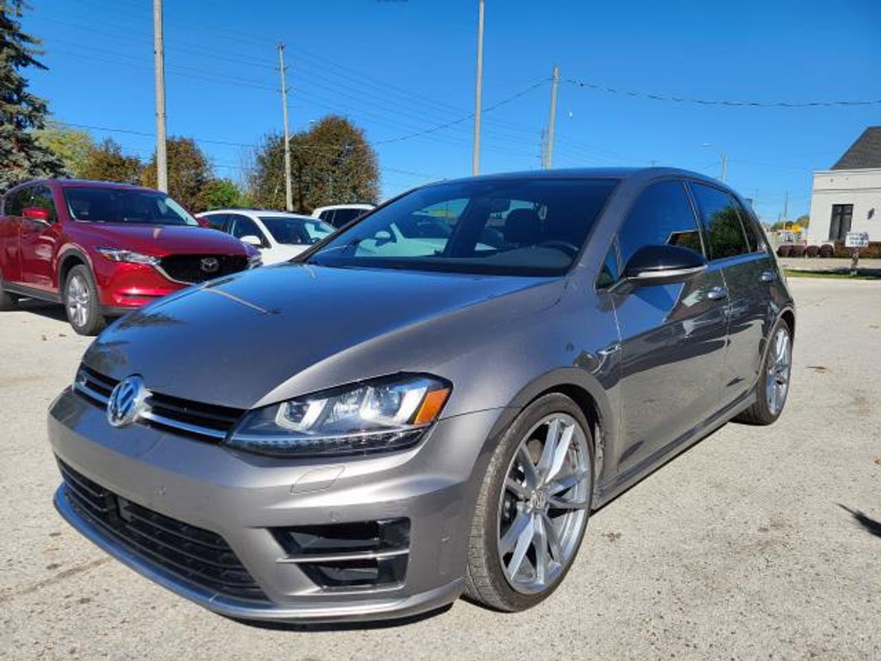 2017 Volkswagen Golf R Photo
