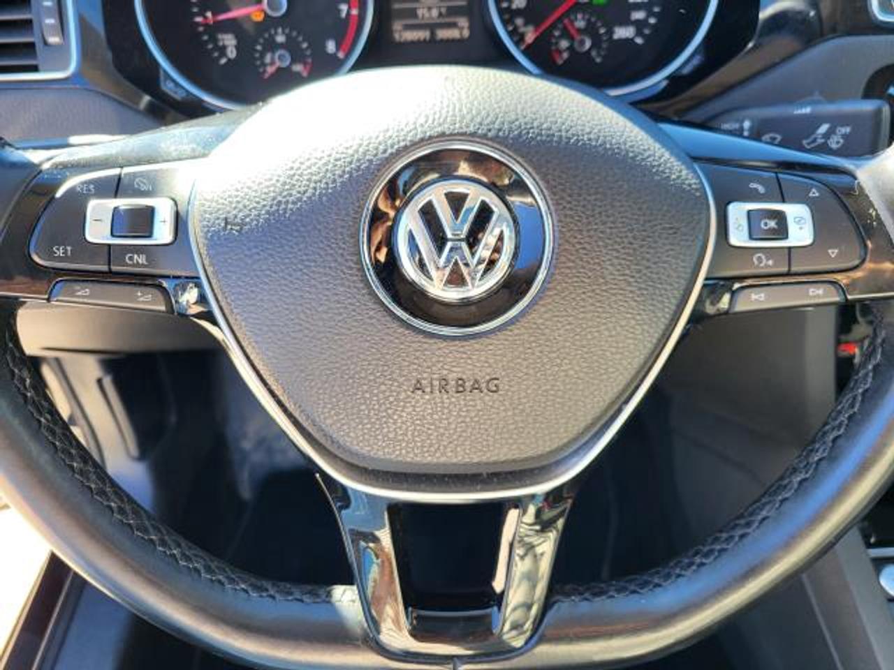 2017 Volkswagen Jetta wolfsburg Photo