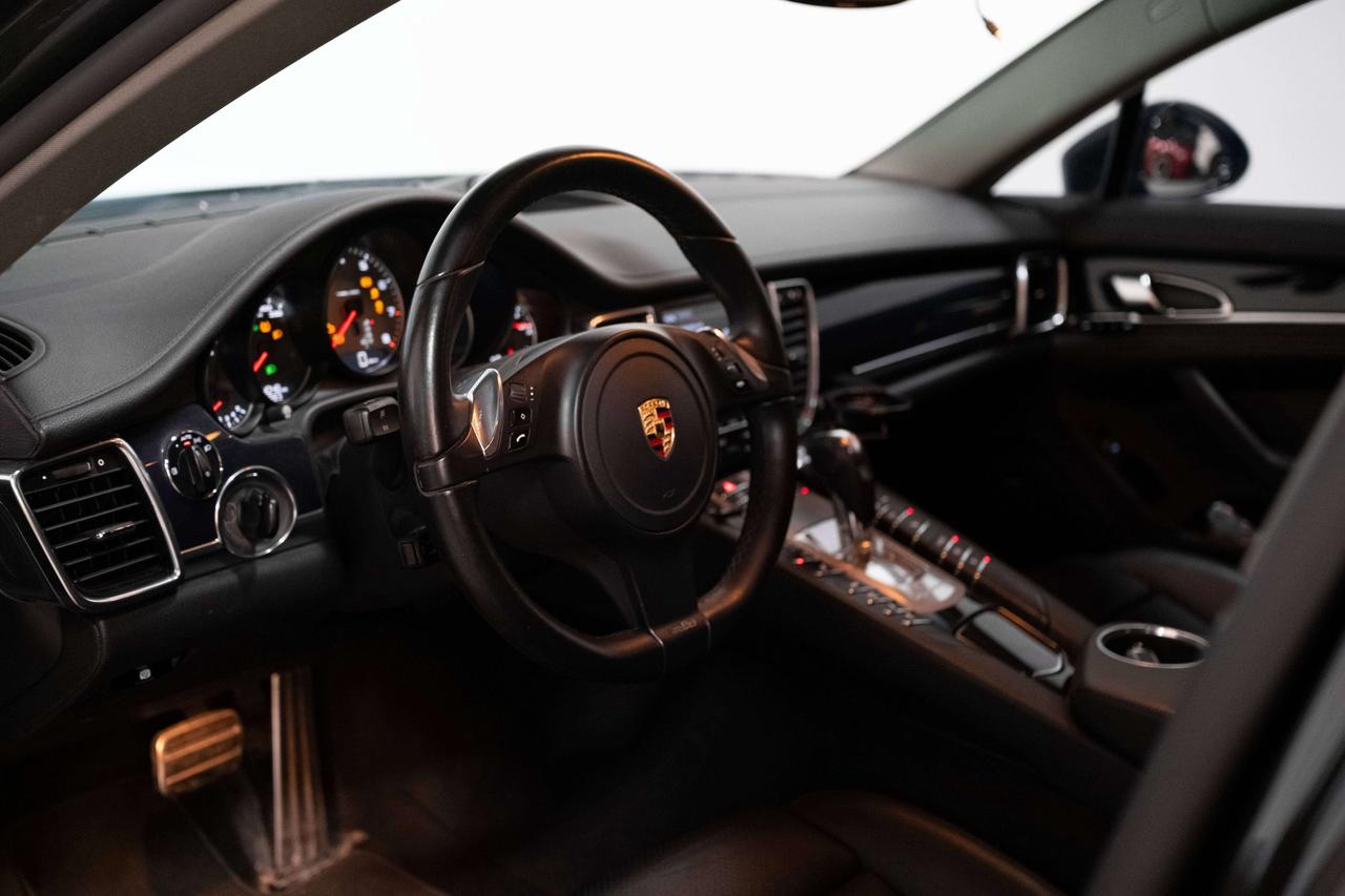 2010 Porsche Panamera 4S | BOSE | SUNROOF Photo