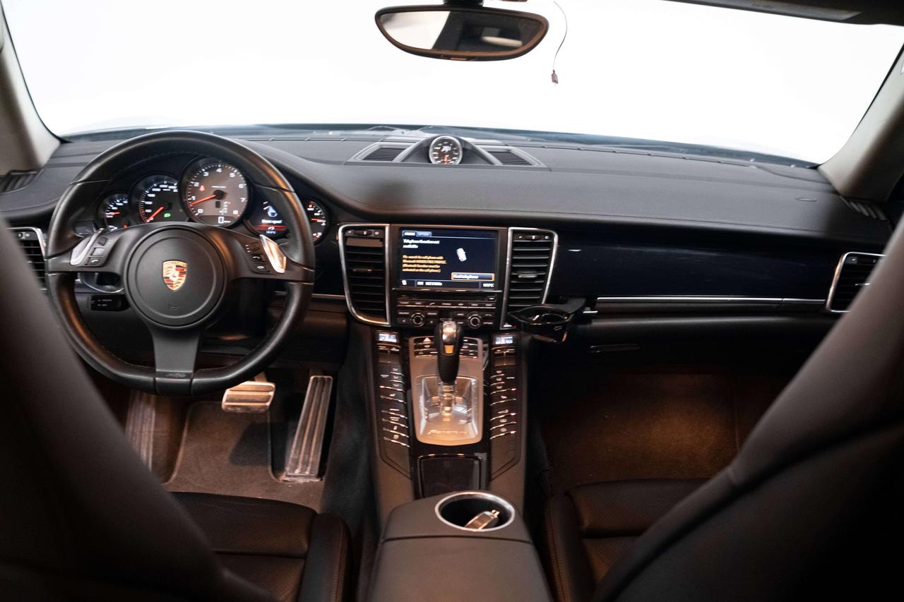 2010 Porsche Panamera 4S | BOSE | SUNROOF Photo