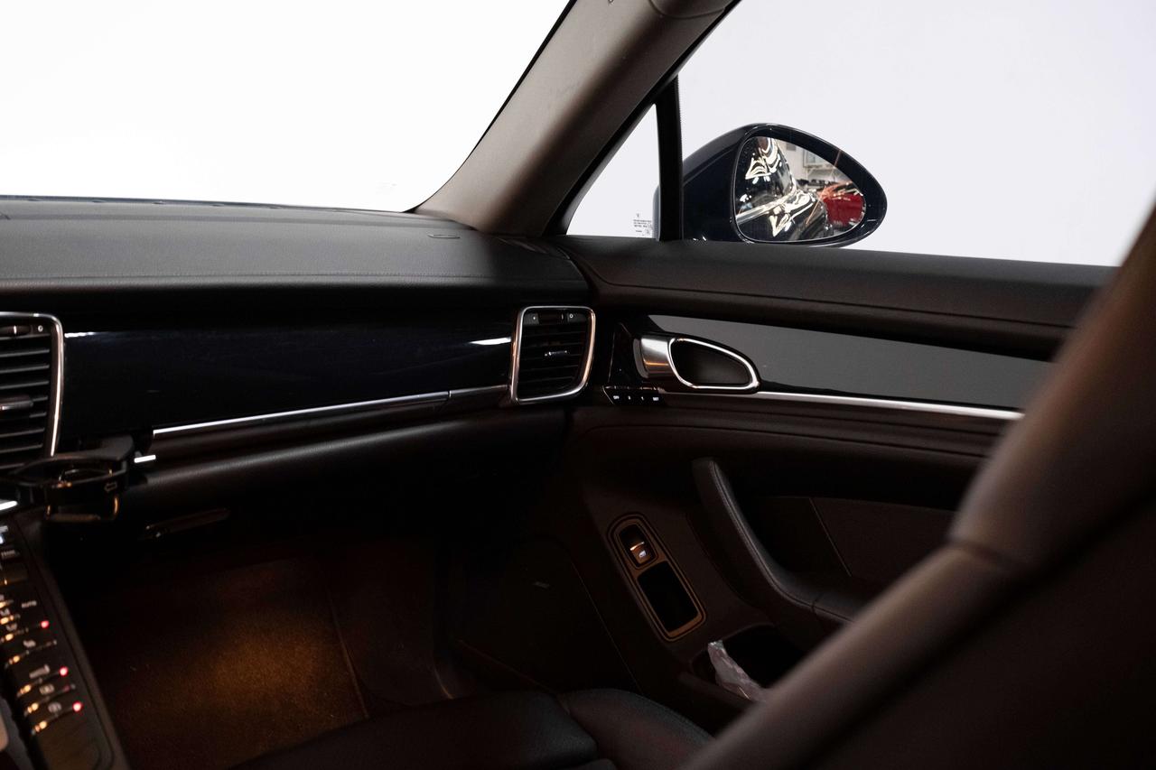 2010 Porsche Panamera 4S | BOSE | SUNROOF Photo
