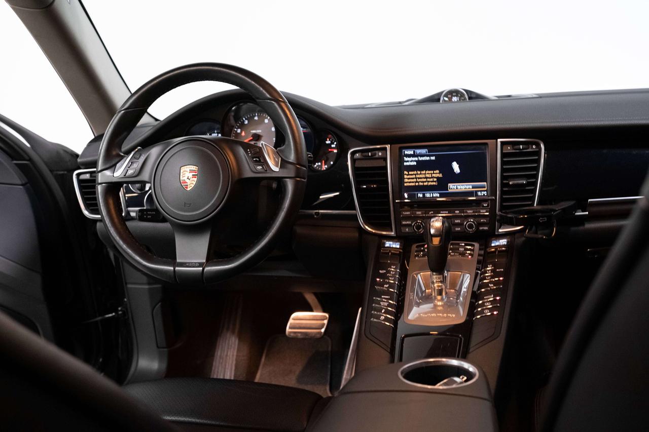 2010 Porsche Panamera 4S | BOSE | SUNROOF Photo