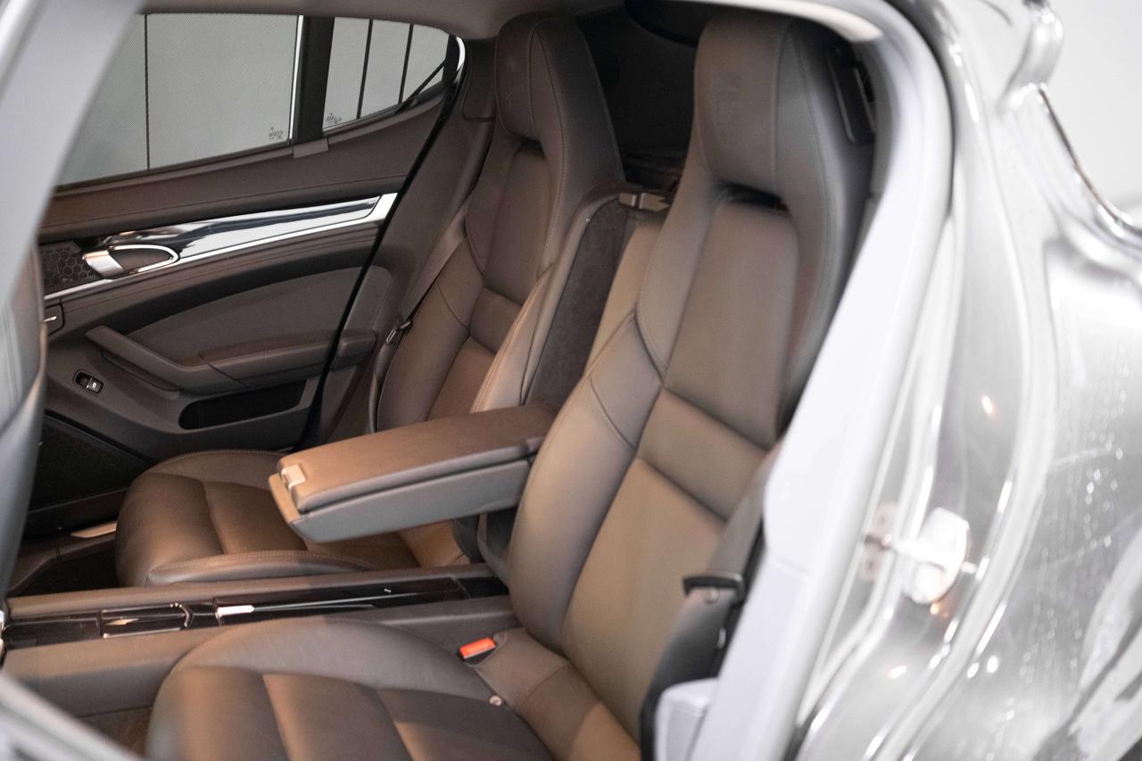 2010 Porsche Panamera 4S | BOSE | SUNROOF Photo