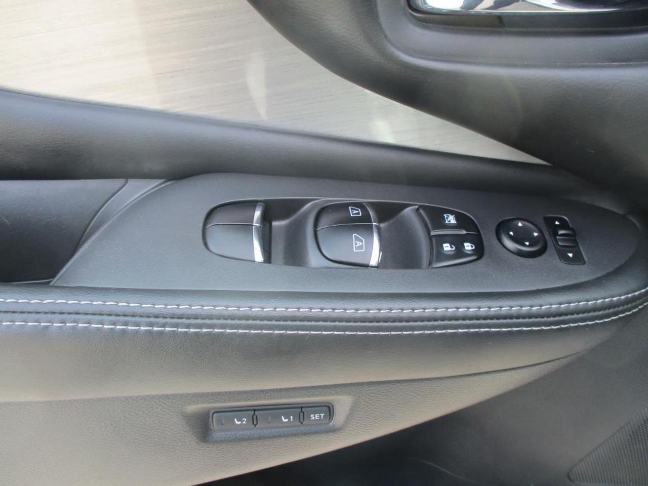 2017 Nissan Murano PLATINUM  AWD Photo