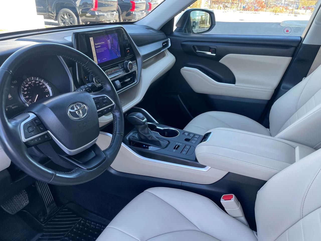 2024 Toyota Highlander XLE AWD Photo