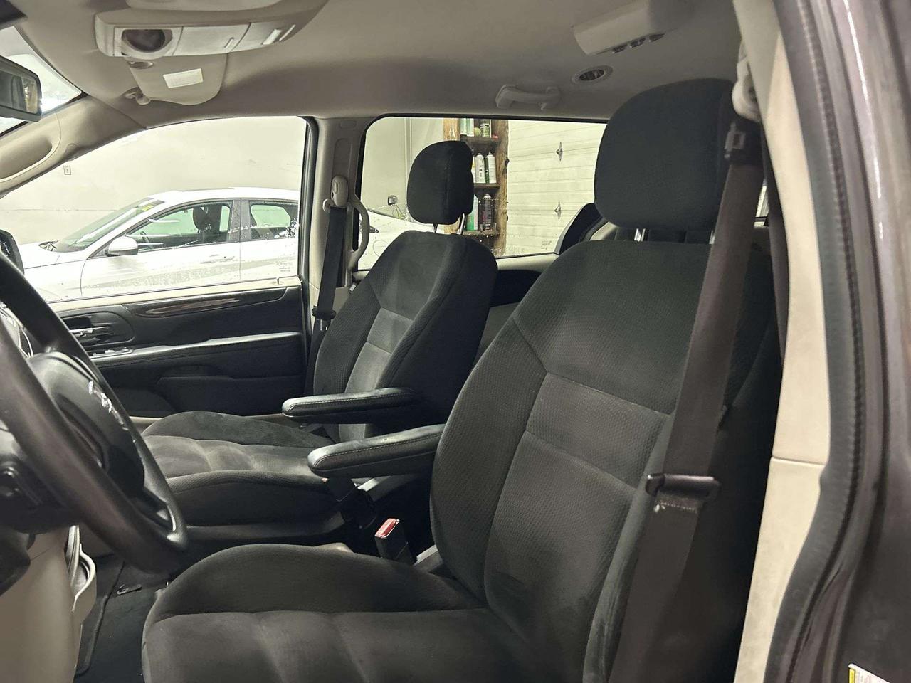 2019 Dodge Grand Caravan SXT | 7-PASSENGER |REAR CAM | STOW N GO |BLUETOOTH Photo1