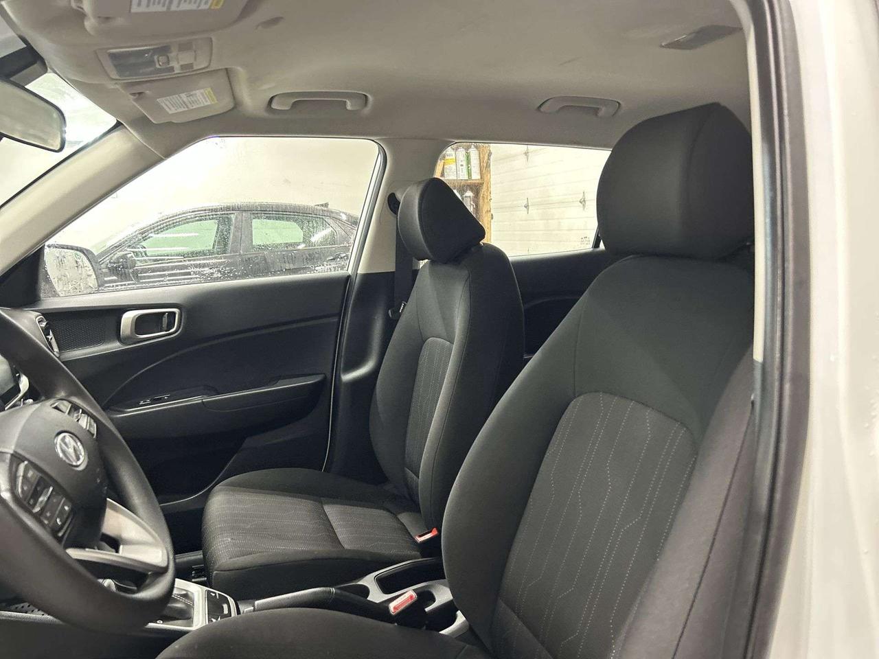 2026 Hyundai Venue HTD SEATS |CARPLAY | REAR CAM | CRUISE | BLUETOOTH Photo
