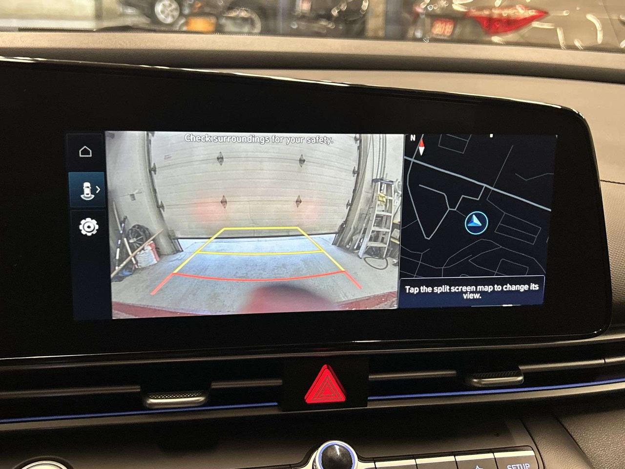 2025 Hyundai Elantra PREFERRED TECH | SUNROOF | HTD SEATS | CARPLAY Photo4