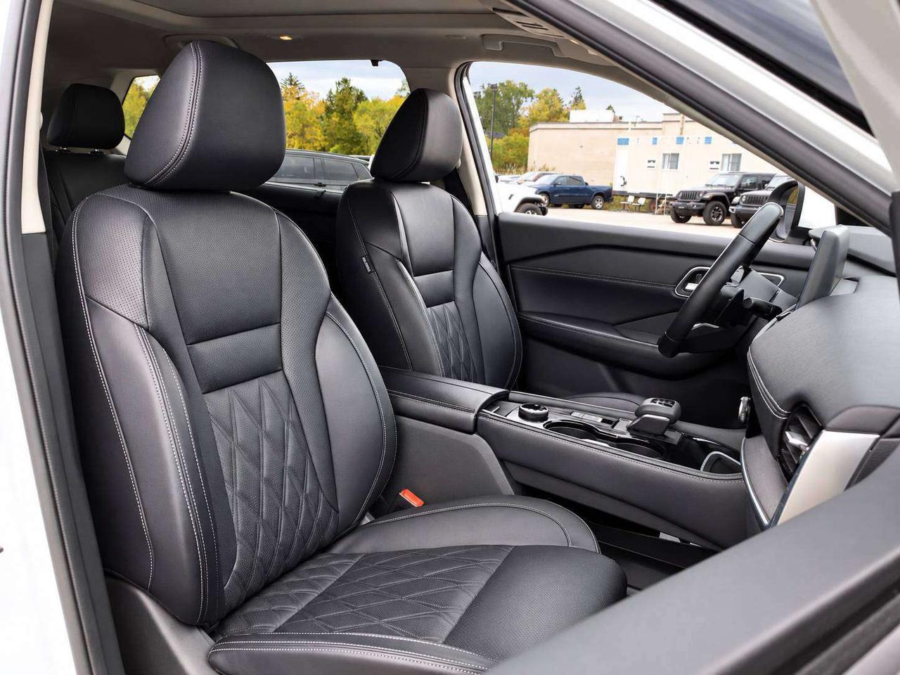 2024 Nissan Rogue Platinum | Quilted Leather | Bose Audio | AWD Photo