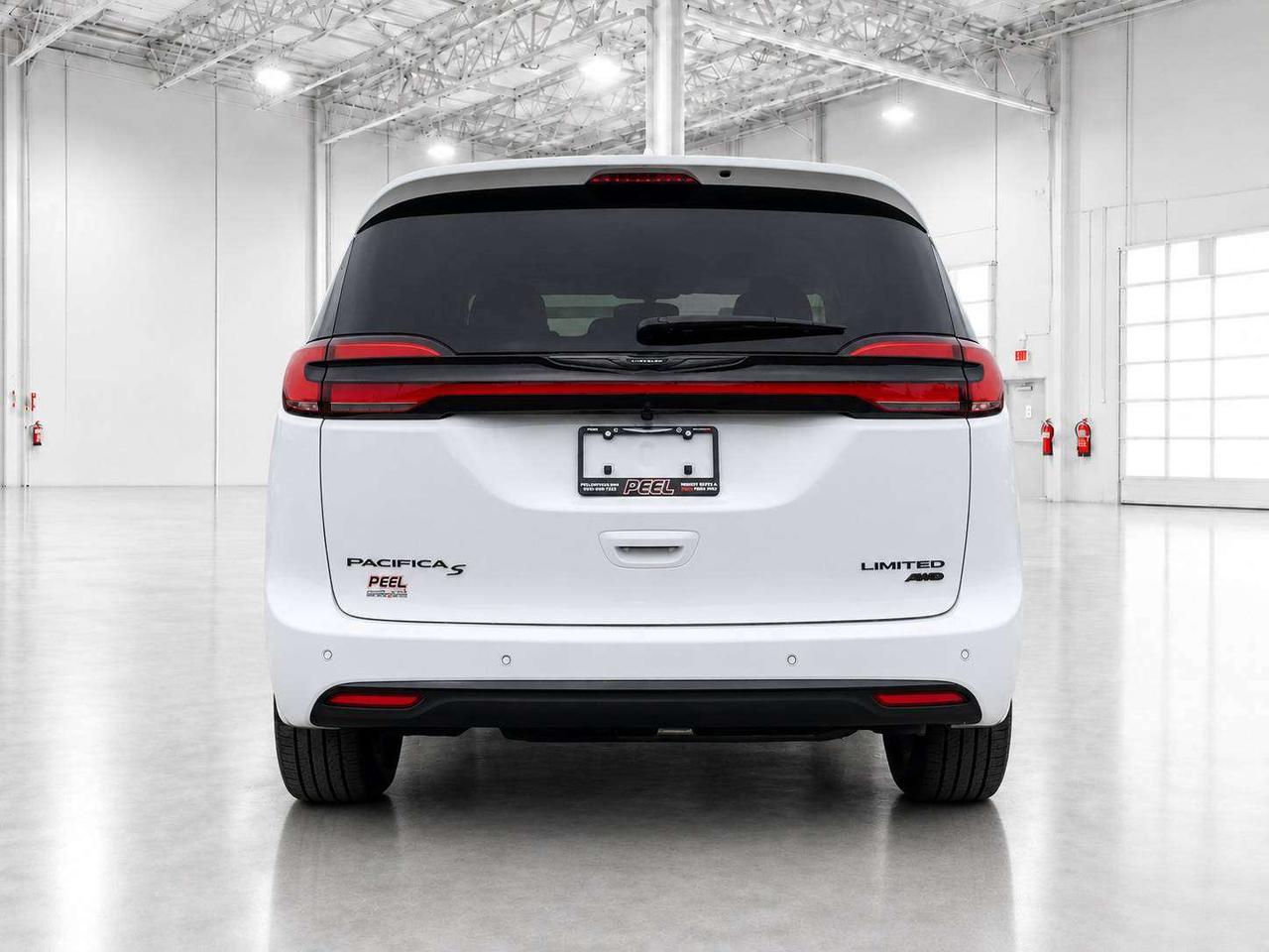2026 Chrysler Pacifica Limited S App | TheatreGroup | SafetySphere | AWD Photo