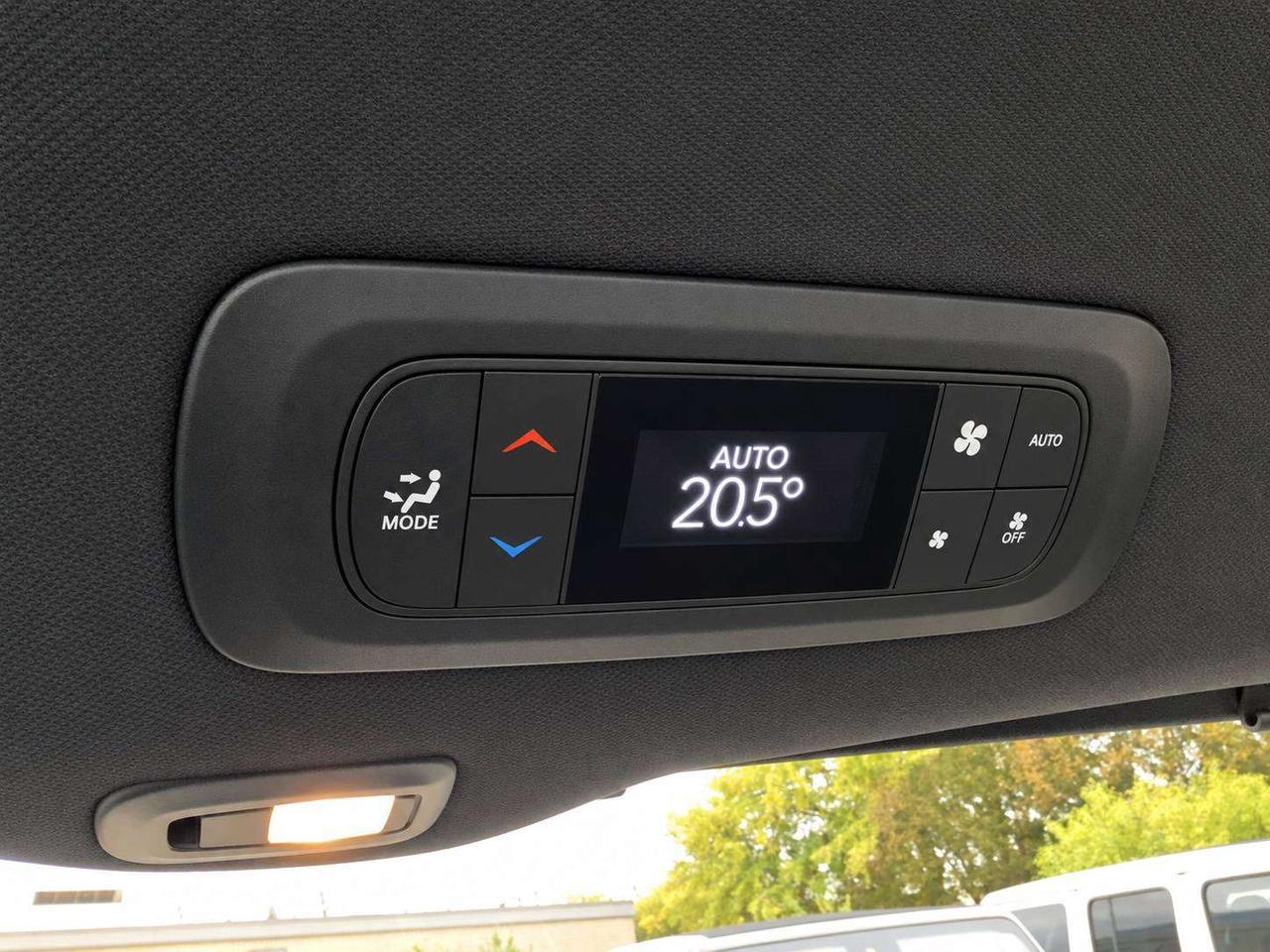 2026 Chrysler Pacifica Limited S App | TheatreGroup | SafetySphere | AWD Photo