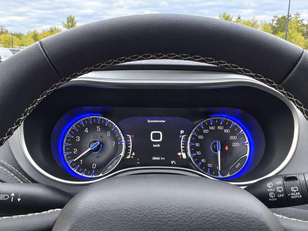 2026 Chrysler Pacifica Limited S App | TheatreGroup | SafetySphere | AWD Photo