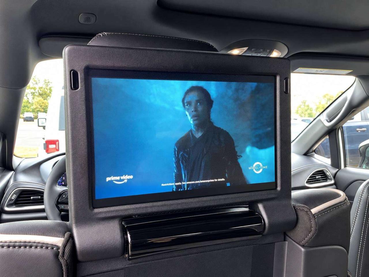 2026 Chrysler Pacifica Limited S App | TheatreGroup | SafetySphere | AWD Photo