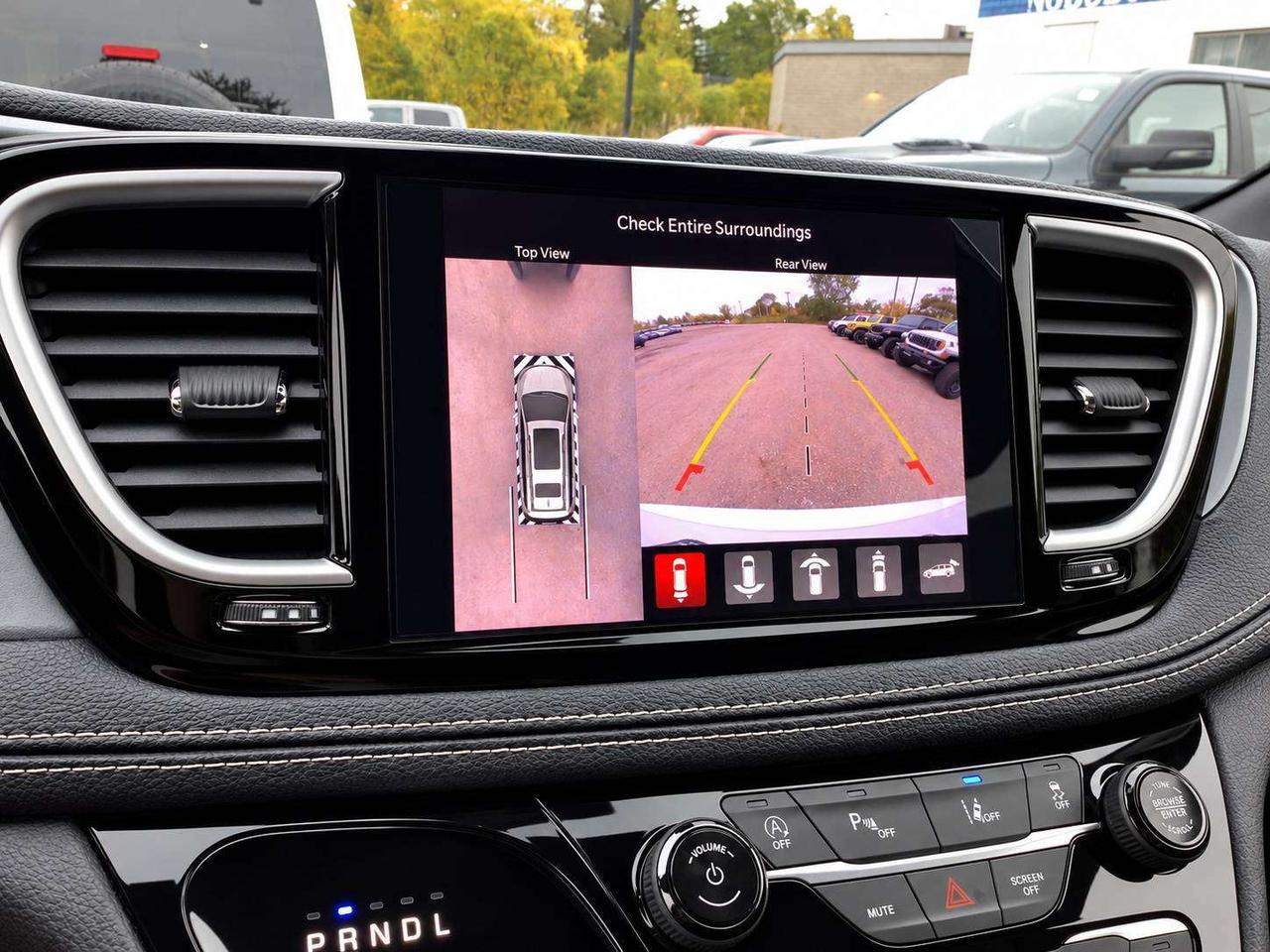 2026 Chrysler Pacifica Limited S App | TheatreGroup | SafetySphere | AWD Photo