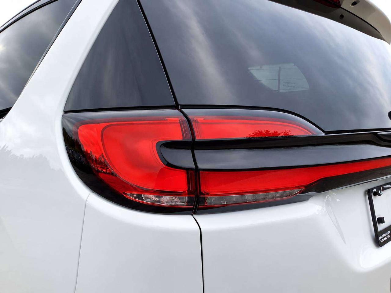 2026 Chrysler Pacifica Limited S App | TheatreGroup | SafetySphere | AWD Photo