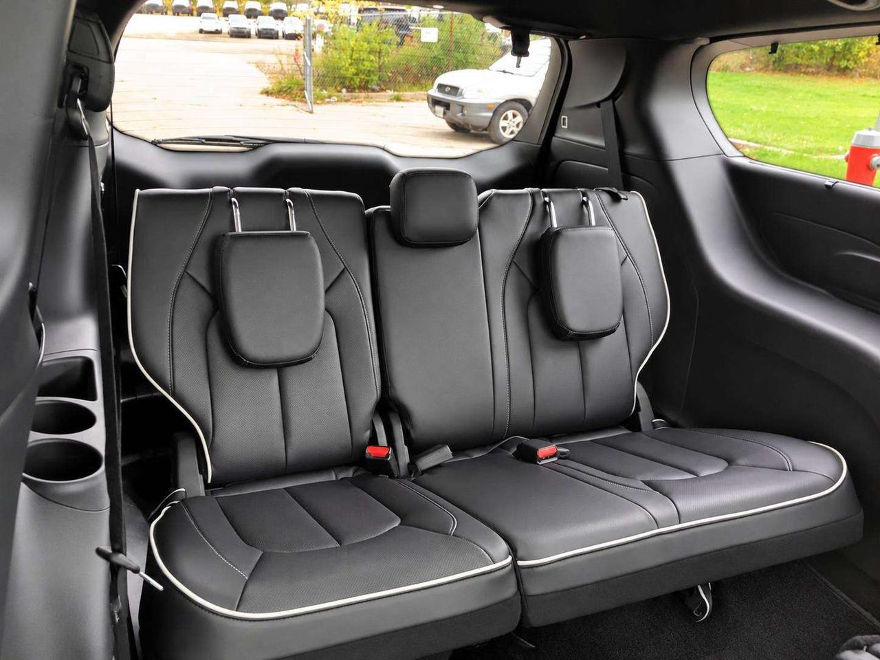 2026 Chrysler Pacifica Limited S App | TheatreGroup | SafetySphere | AWD Photo