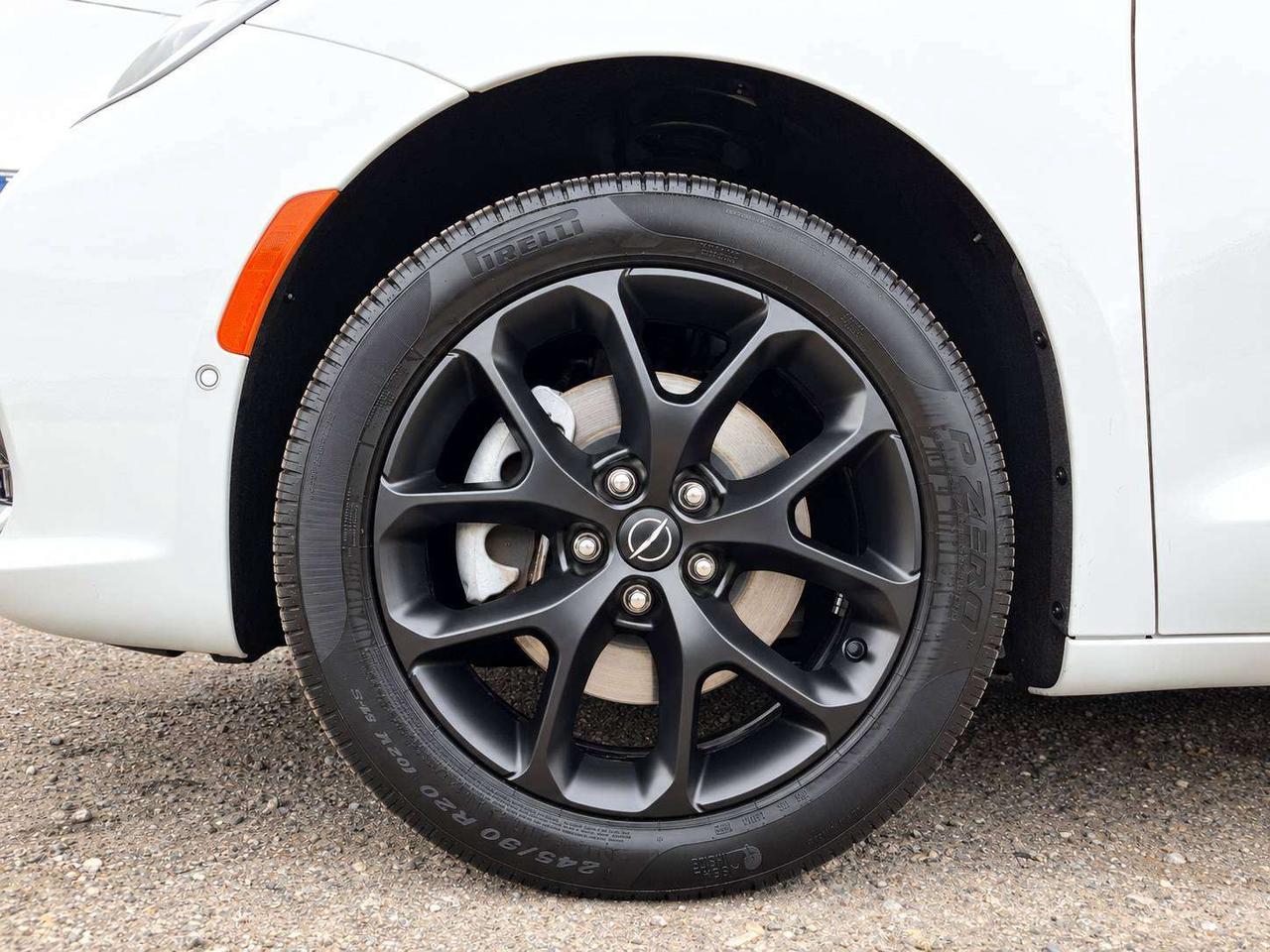 2026 Chrysler Pacifica Limited S App | TheatreGroup | SafetySphere | AWD Photo