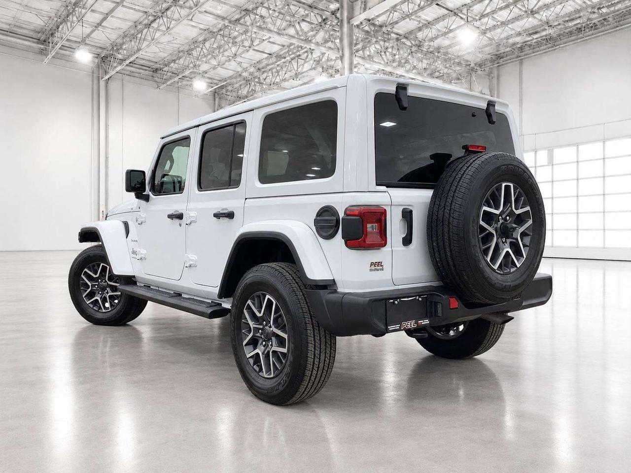 2024 Jeep Wrangler Sahara 4Dr |Dual Top | Side Steps | 4X4 Photo3