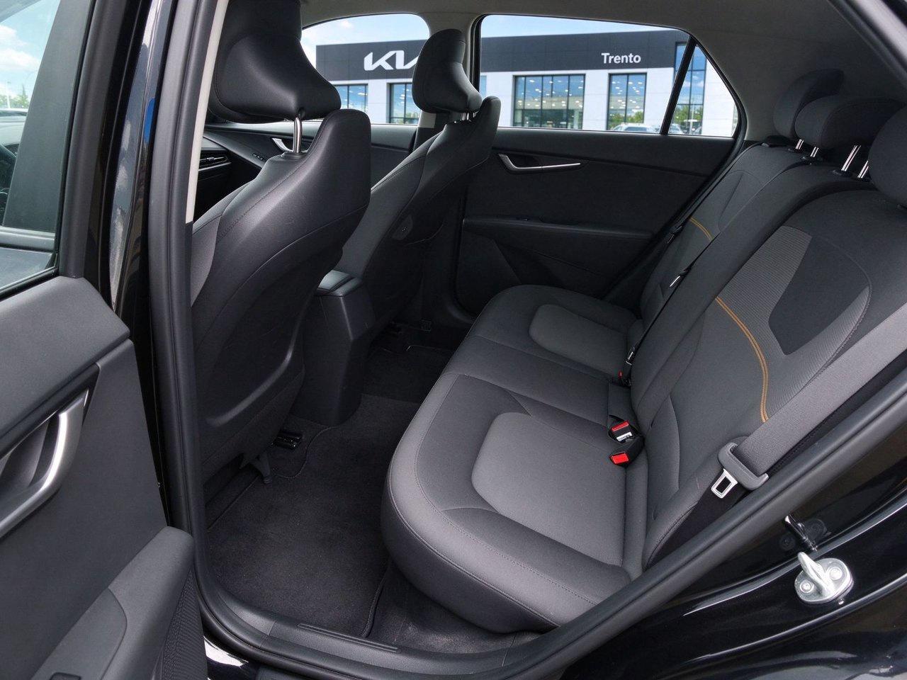 2023 Kia NIRO LX Photo