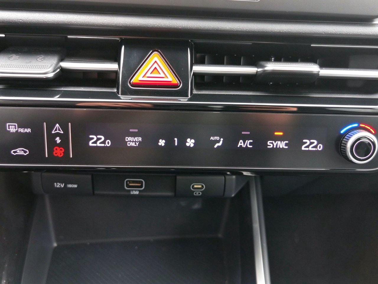 2023 Kia NIRO LX Photo