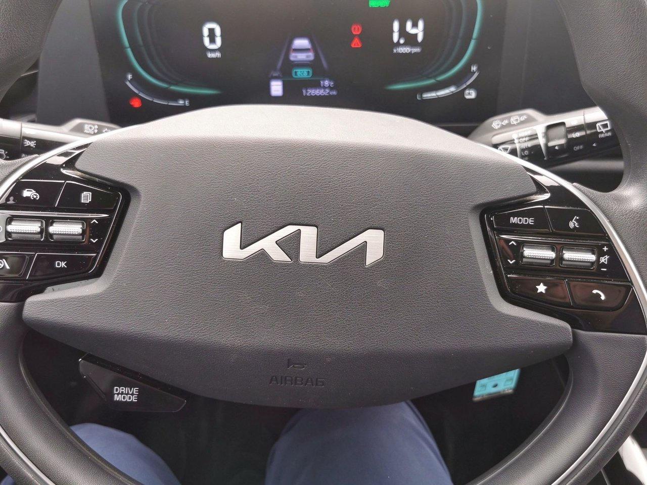 2023 Kia NIRO LX Photo