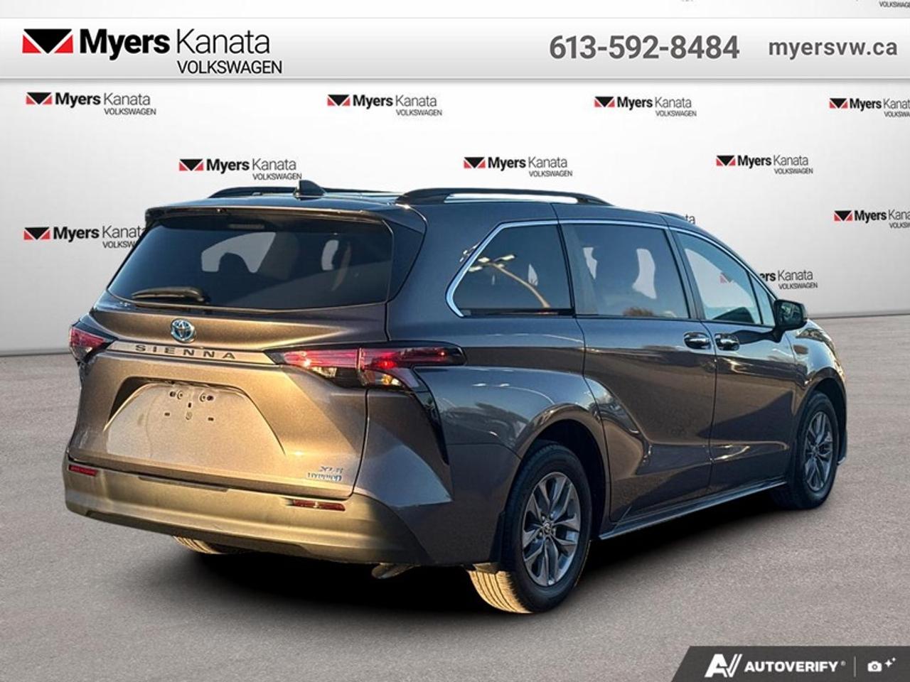 2022 Toyota Sienna XLE 8-Passenger  - Sunroof Photo